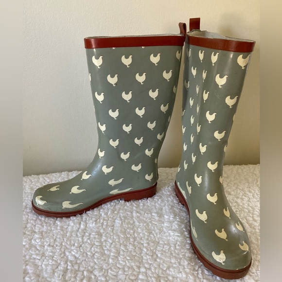 Adorable Chicken Rain Boots, size 8 - Picture 2 of 10